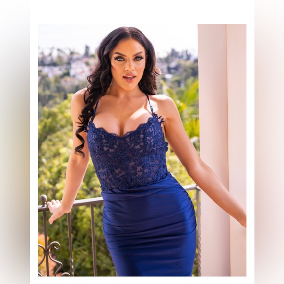 Size small - Picture 2 of 14